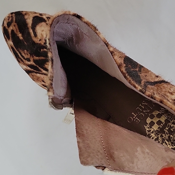 NEW Vince Camuto Dira Leopard Animal Print Calf Hai Platform Booties Size 7.5 - Picture 4 of 15
